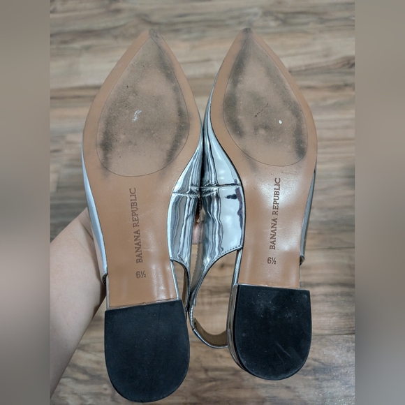 Banana Republic Women's Silver Slingback Pointed Toe Flats - Size 6.5 - Picture 5 of 5
